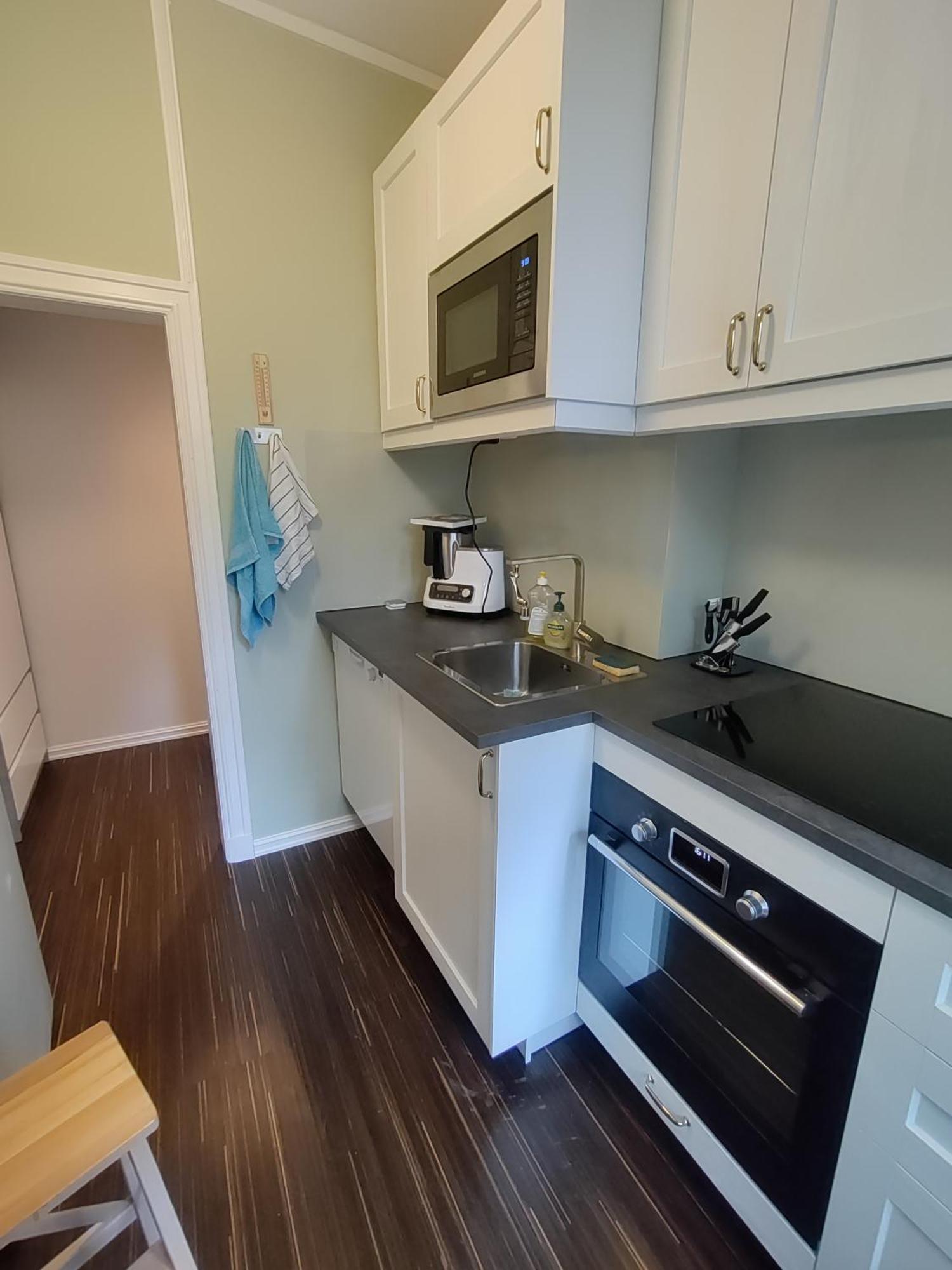 Entire 1-bedroom Flat With Courtyard In Old Town Appartamento Oslo