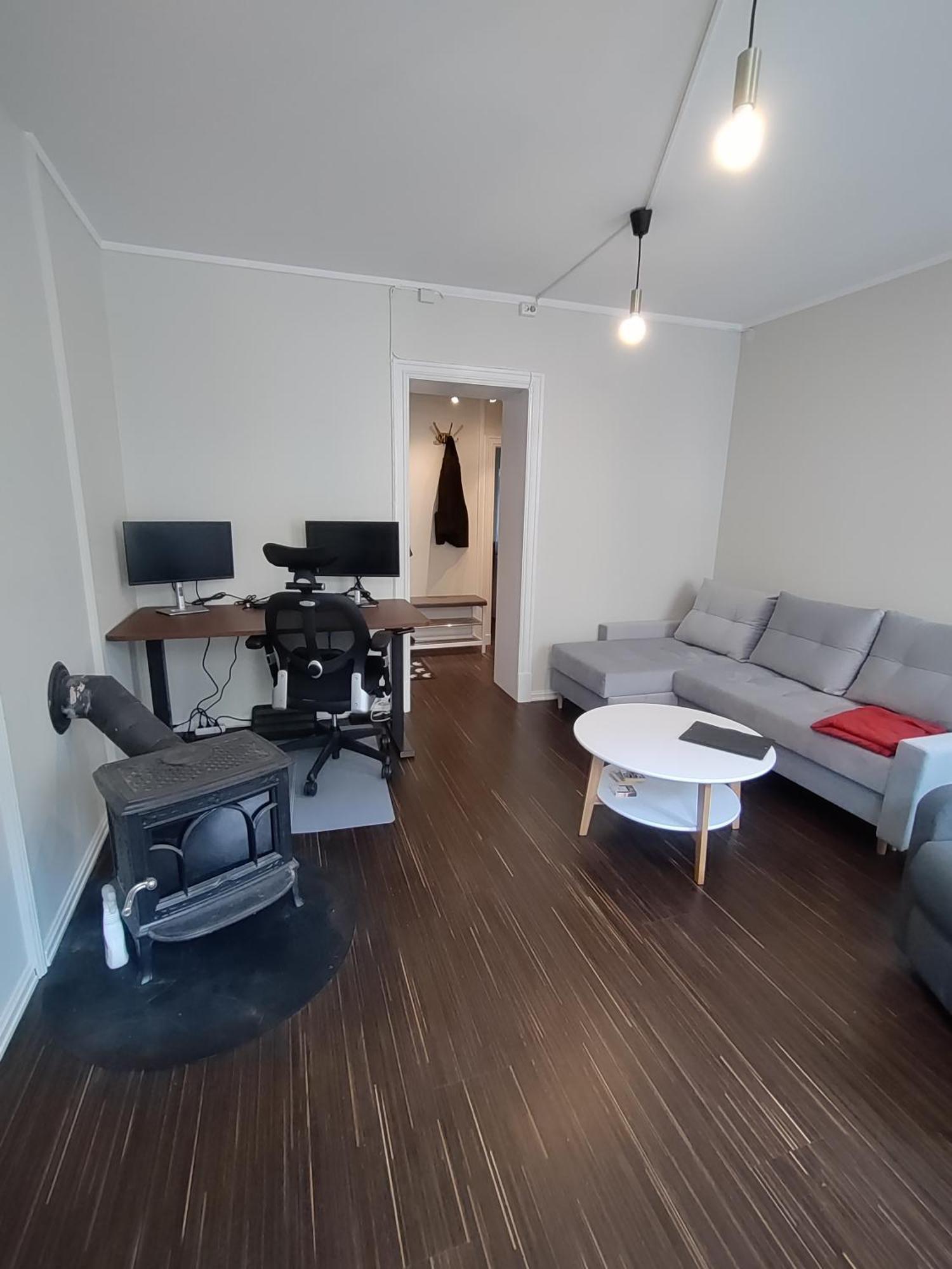 Entire 1-bedroom Flat With Courtyard In Old Town *